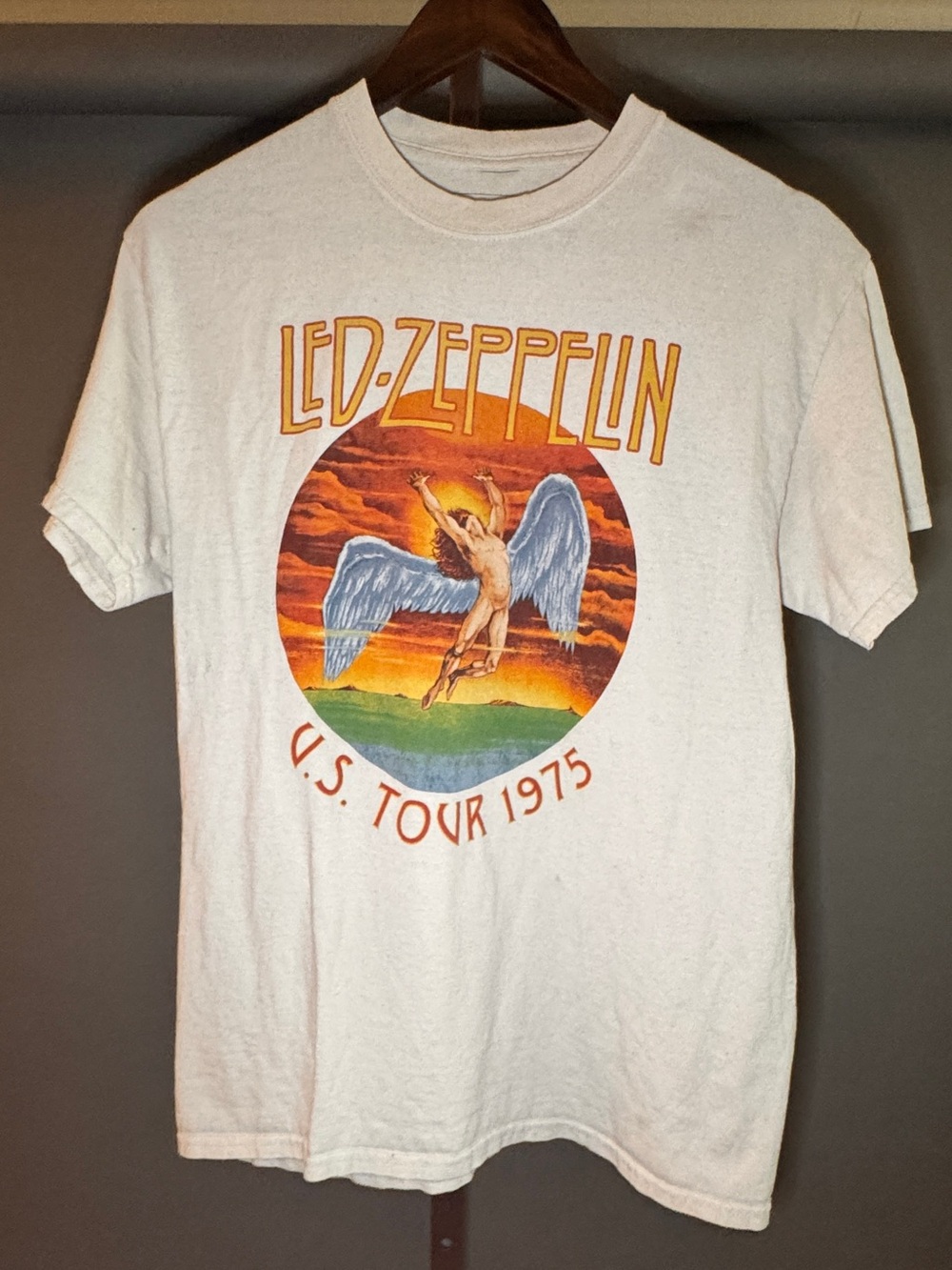 Official Led Zeppelin U.S. Tour 1975 Graphic T-Shirt – Men’s Medium